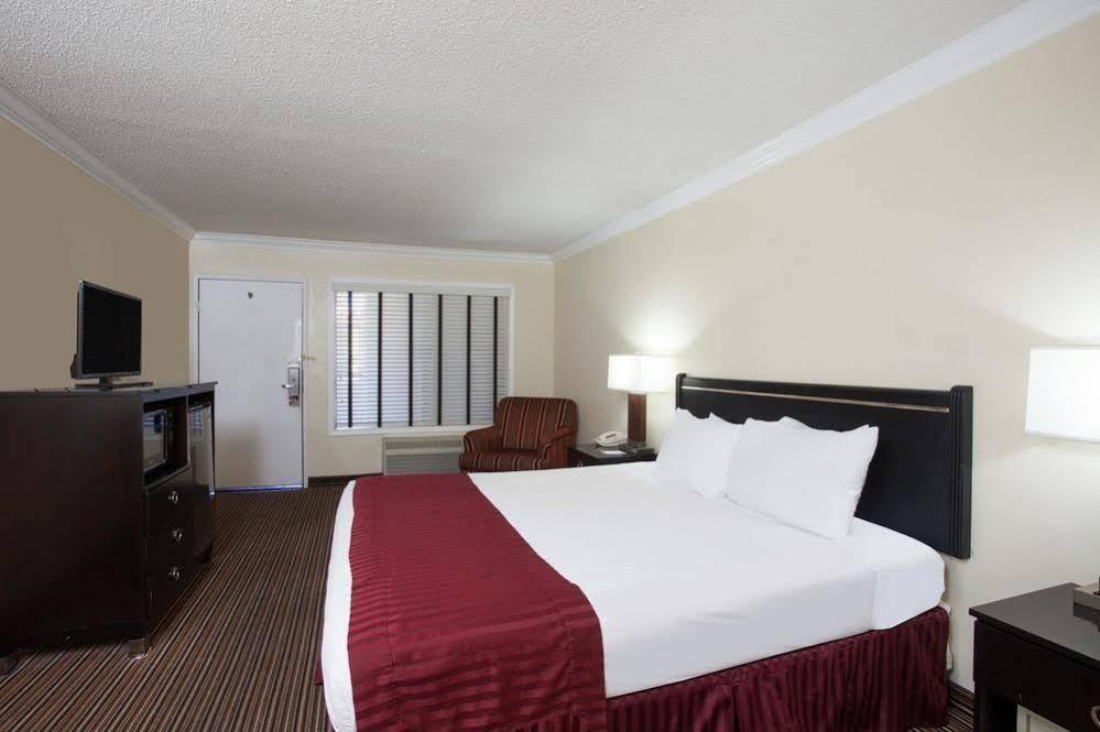 Capri Suites Anaheim Eksteriør bilde